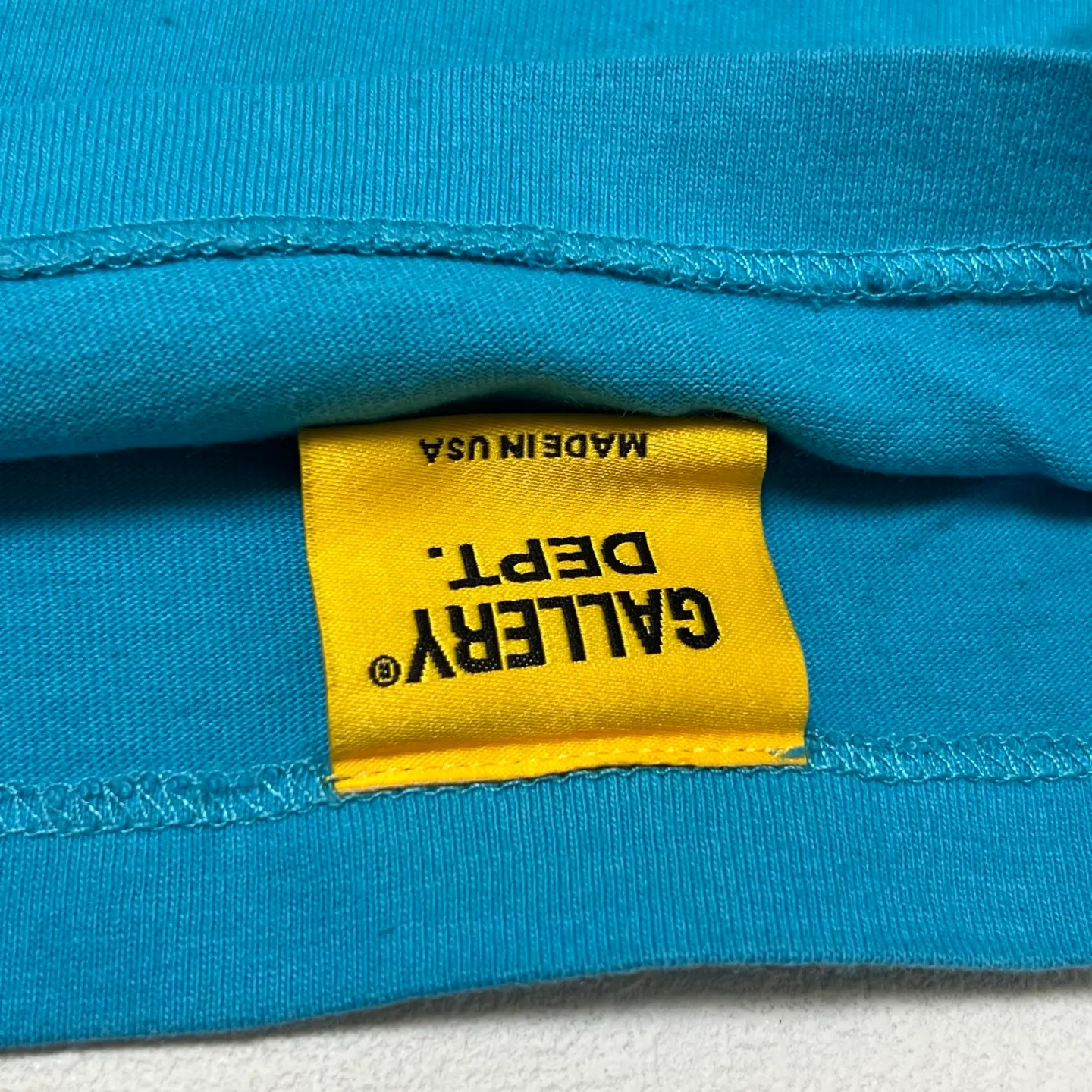 GALLERY DEPT. FRENCH TEE/LIGHT TEAL Lake Blue French Lake Blue S-XL Summer Dopamine Color American Retro Original Same OE Yarn Cone Fabric Garment Dyeing Printing Rewashed Water Distressing Simulates Natural Distressing Effect Correct Accessories Top Purchasing Level